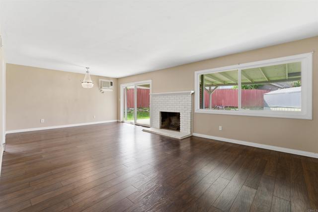 Detail Gallery Image 6 of 35 For 4975 Loris Street, San Diego,  CA 92105 - 3 Beds | 2 Baths