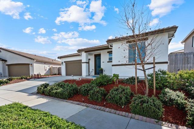 2111 Rosewood Drive, Hollister CA: https://media.crmls.org/mediaz/cd11b3ed-1222-4276-ae34-da119db71e2f.jpg