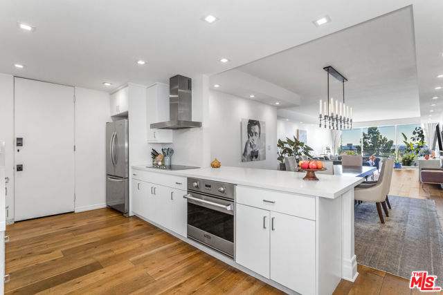 1100 Alta Loma Road, West Hollywood CA: https://media.crmls.org/mediaz/cd11ca34-8a7d-4239-8fcb-150e0a9fcf65.jpg