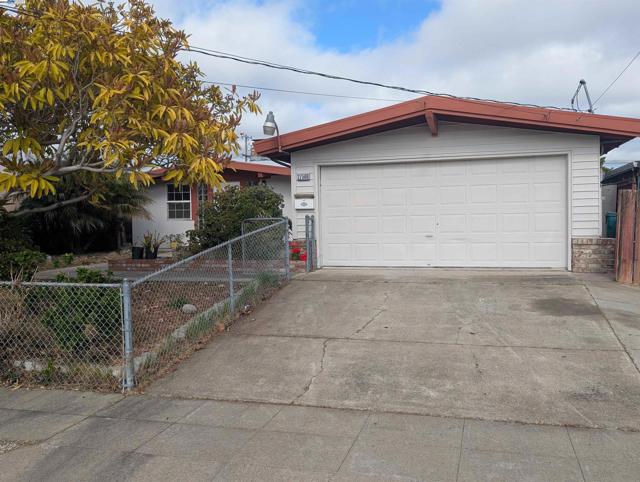 27568 Gainesville Ave, Hayward CA: https://media.crmls.org/mediaz/cd123d28-7436-4a60-a2fe-f6603d0b3a9d.jpg