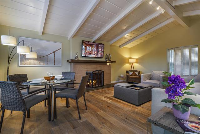 6176 El Tordo, Rancho Santa Fe CA: https://media.crmls.org/mediaz/cd12520e-2e99-44e5-98ec-bac13f8cb42c.jpg