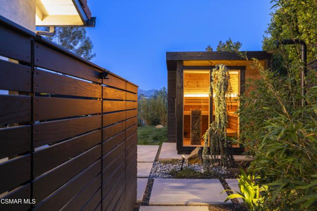 1630 Wicklow Court, Westlake Village CA: https://media.crmls.org/mediaz/cd1259b6-f026-4487-95a6-d9c11b018f80.jpg