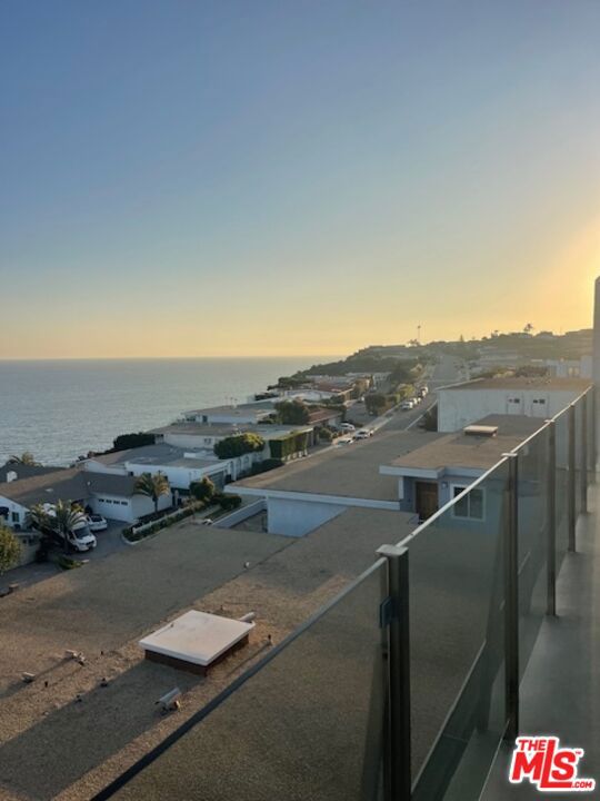 18203 Coastline Drive, Malibu CA: https://media.crmls.org/mediaz/cd129562-9220-490d-bb0b-139ae1d3d20c.jpg