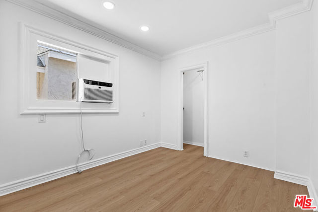3915 1/2 S Budlong Avenue, Los Angeles CA: https://media.crmls.org/mediaz/cd1324d0-c903-4f13-a8b7-bed9df9591b9.jpg