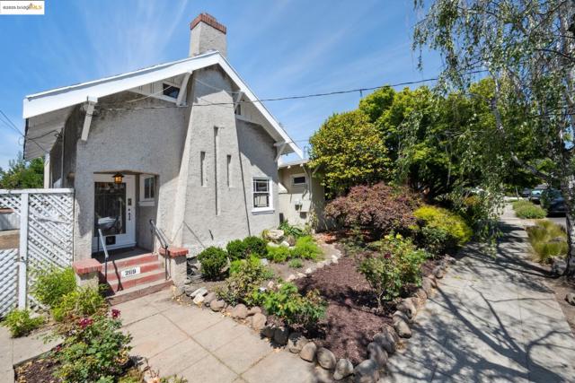 Image 1 of 47 For 2119 Derby St