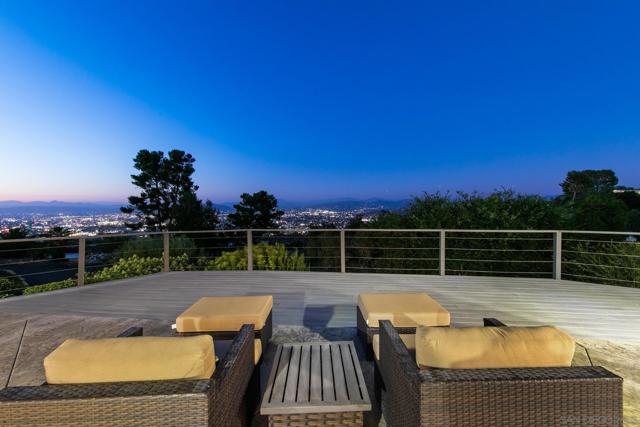 5030 Helix Ter, La Mesa CA: https://media.crmls.org/mediaz/cd139906-730f-4148-bdd4-c887b9608c0f.jpg