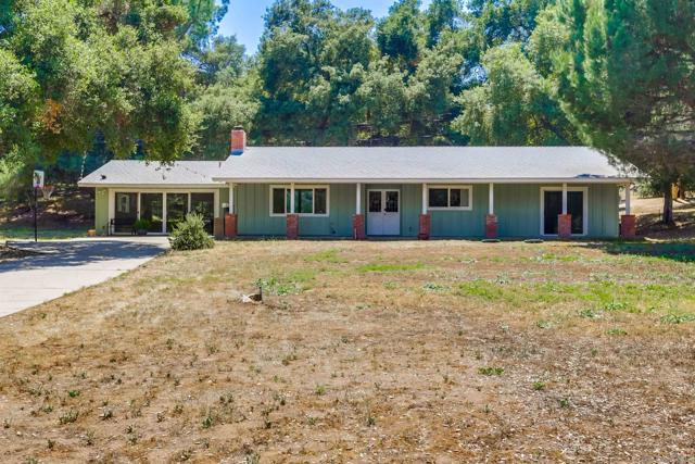 30180 Lilac Rd, Valley Center CA: https://media.crmls.org/mediaz/cd145497-7a46-400a-9921-4e5644b26923.jpg