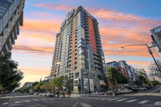 300 W Beech St, San Diego CA: https://media.crmls.org/mediaz/cd149167-3048-4035-aa04-8ddc9a540ecf.jpg