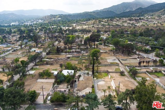 3359 Glenrose Avenue, Altadena CA: https://media.crmls.org/mediaz/cd14dd57-952f-4176-ab2b-48842352caa2.jpg