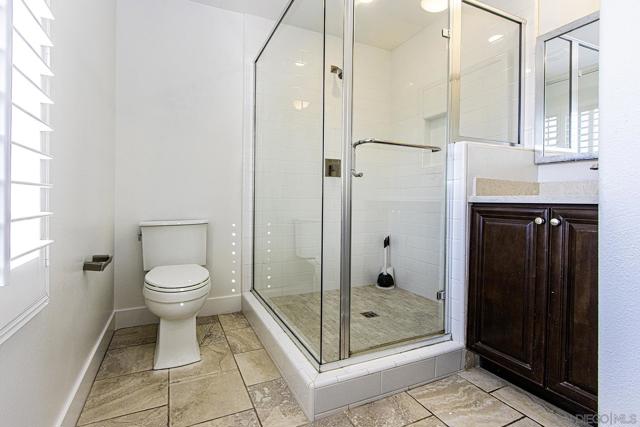 2400 Torrey Pines Rd, La Jolla CA: https://media.crmls.org/mediaz/cd14f144-d7d7-427b-8b68-6a0394577a4d.jpg