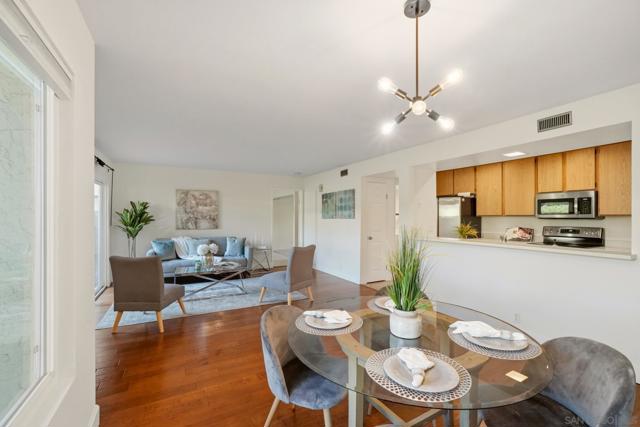 4040 Porte La Paz, San Diego CA: https://media.crmls.org/mediaz/cd1538ba-3cca-438b-bceb-354ea15cc03d.jpg