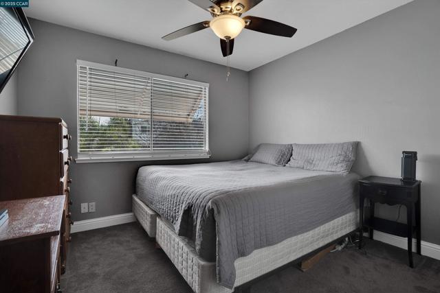 1274 Maywood Ln, Martinez CA: https://media.crmls.org/mediaz/cd171e5e-acfa-4c47-986d-8606ee0af792.jpg