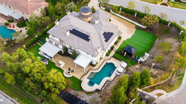 29475 Malibu View Court, Agoura Hills CA: https://media.crmls.org/mediaz/cd17480c-480a-498e-b7bc-0158febf01b5.jpg