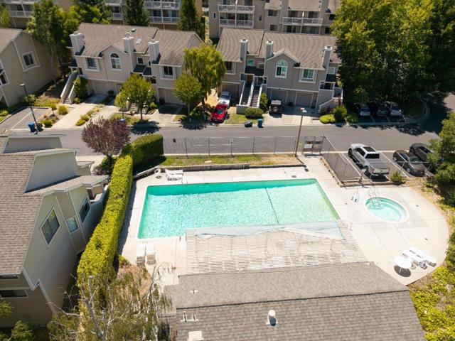 42 Arabian Way, Scotts Valley CA: https://media.crmls.org/mediaz/cd1767ef-01db-4dac-8365-f0c7f118a87f.jpg