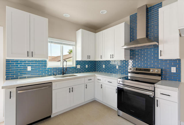 Image 3 of 21 For 13 Caliente Drive