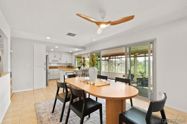 9633 Pebble Beach Dr, Santee CA: https://media.crmls.org/mediaz/cd184893-965c-4aea-9cda-57c75cef083d.jpg