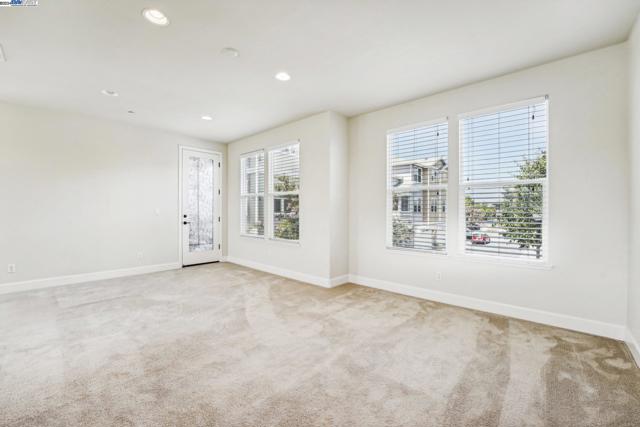Image 10 of 45 For 23320 Wilmot Cir