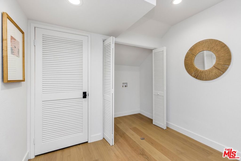 MLS #25577669 img 24