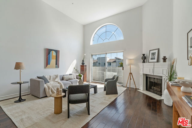 3743 S Canfield Avenue, Los Angeles CA: https://media.crmls.org/mediaz/cd18ad29-5fe5-4ccf-ace9-e625fb8457c1.jpg