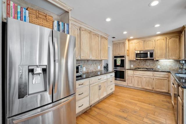930 Hoesch Way, Gilroy CA: https://media.crmls.org/mediaz/cd1a473f-7ee3-4241-9a93-78e2ba600b70.jpg