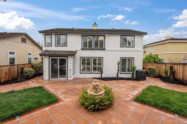 5089 Winterbrook Ave, Dublin CA: https://media.crmls.org/mediaz/cd1a8526-678d-48c2-a00d-98302b9e0bb7.jpg