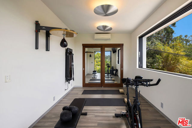 5751 Valley Oak Drive, Los Angeles CA: https://media.crmls.org/mediaz/cd1c2e82-9fb4-49f2-9cd2-d1052c03f782.jpg