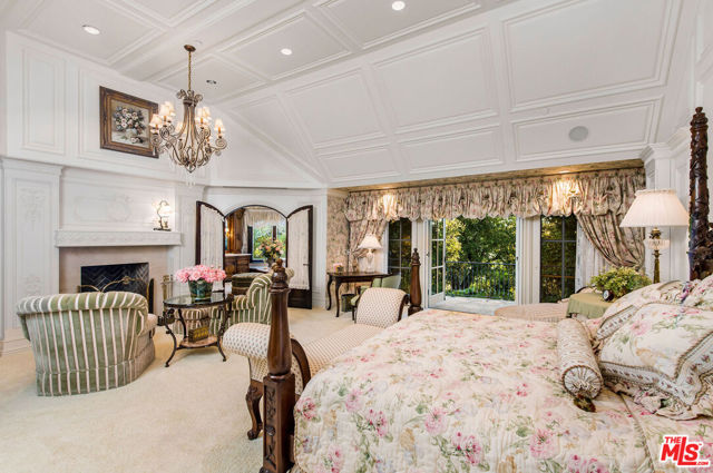 25010 Thousand Peaks Road, Calabasas CA: https://media.crmls.org/mediaz/cd1c3a8f-fd6a-4c86-bf70-2cf46455a433.jpg