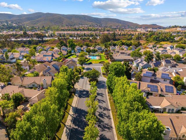 10598 Rancho Carmel Dr, San Diego CA: https://media.crmls.org/mediaz/cd1ca1c0-e8f1-4cbc-845e-1a8294712d7c.jpg