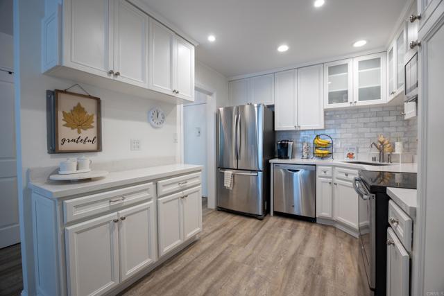 Detail Gallery Image 5 of 35 For 165 N Swall Dr #303,  Beverly Hills,  CA 90211 - 1 Beds | 1/1 Baths
