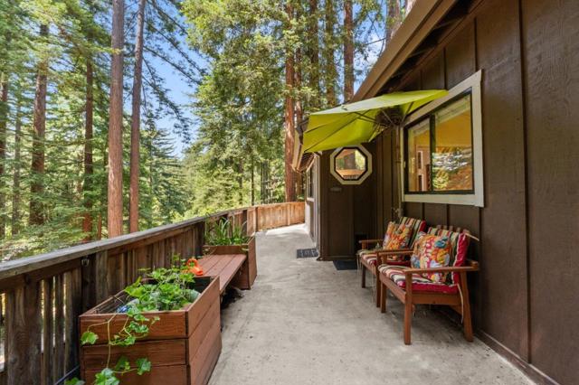 483 Echo Lane, Boulder Creek CA: https://media.crmls.org/mediaz/cd1d0985-e125-4b57-abc5-d036ed3cac7b.jpg