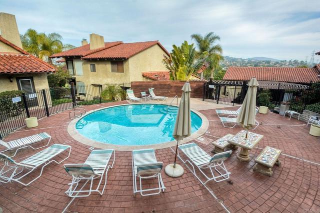 Detail Gallery Image 34 of 49 For 1915 Estrella De Mar Ct #C,  Carlsbad,  CA 92009 - 2 Beds | 2/1 Baths