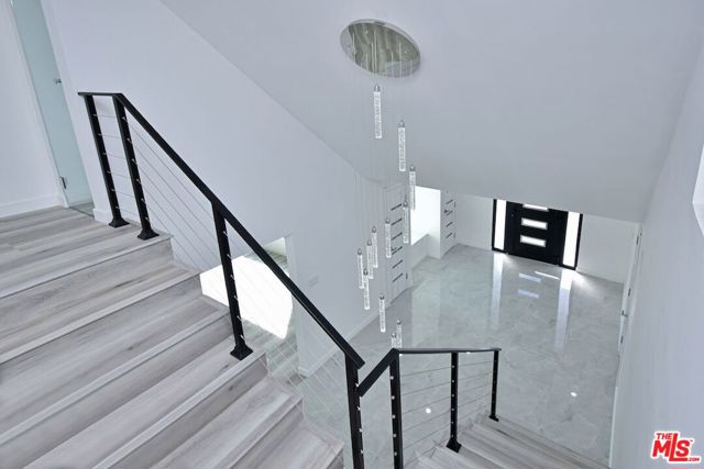 12112 Woodley Avenue, Granada Hills CA: https://media.crmls.org/mediaz/cd1d7348-3fa2-4361-b07b-7585fb833e3e.jpg