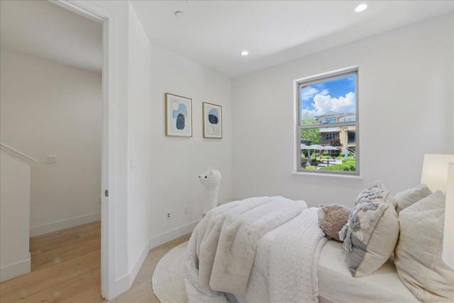 332 Marquetta Circle, Mountain View CA: https://media.crmls.org/mediaz/cd1db54d-0579-43f6-8a11-2c814629e63d.jpg