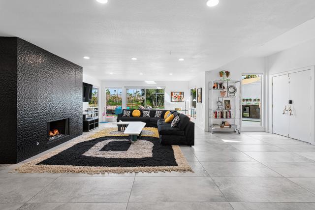 2320 S Via Lazo, Palm Springs CA: https://media.crmls.org/mediaz/cd1e2fcd-8221-4ed1-af8d-fd26e74188ce.jpg