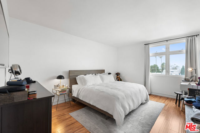 900 Euclid Street, Santa Monica CA: https://media.crmls.org/mediaz/cd1ed651-0218-4052-b787-6596b6b635b1.jpg