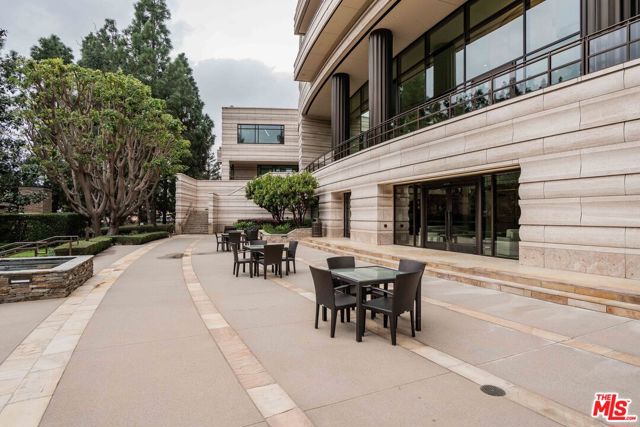 1 W Century Drive, Los Angeles CA: https://media.crmls.org/mediaz/cd201505-e2c4-465d-8fbe-80014531c955.jpg