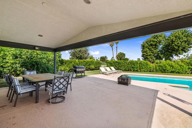 42905 Texas Avenue, Palm Desert CA: https://media.crmls.org/mediaz/cd209e9f-6b71-43d6-b15e-f790b48d0cb3.jpg