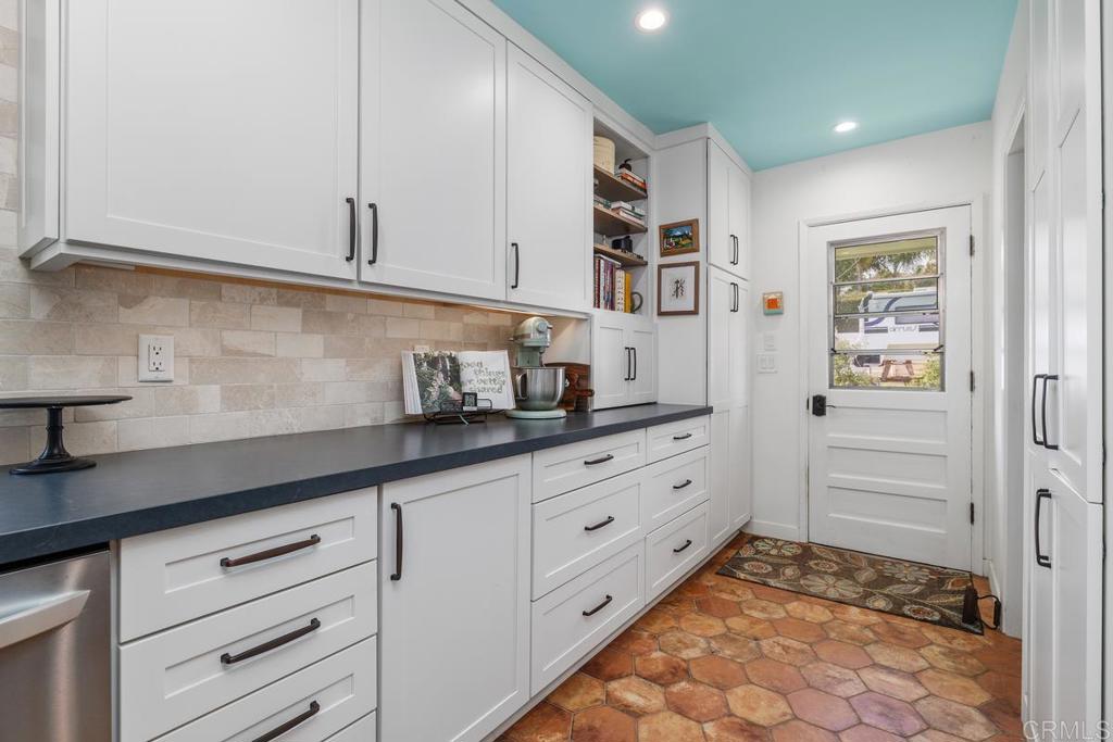 1718 Law Street - photo 7