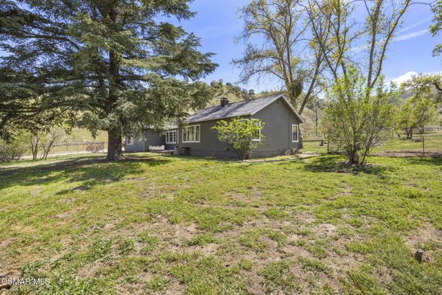 2837 Clear Canyon Road, Lebec CA: https://media.crmls.org/mediaz/cd217e5e-087a-40f3-9632-4a0d24ce994d.jpg