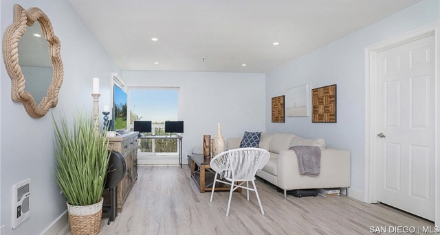 4730 Noyes ST, San Diego CA: https://media.crmls.org/mediaz/cd21f15d-16a8-4279-b6ae-3ab140e7342e.jpg