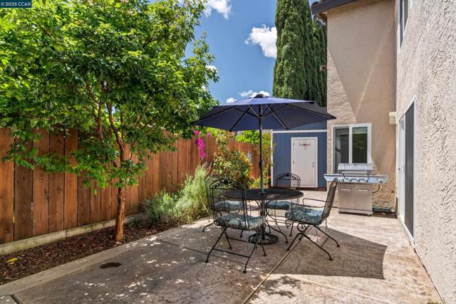 2057 Rapallo Way, Bay Point CA: https://media.crmls.org/mediaz/cd221b60-21d8-40a0-ba8f-e9837533900f.jpg