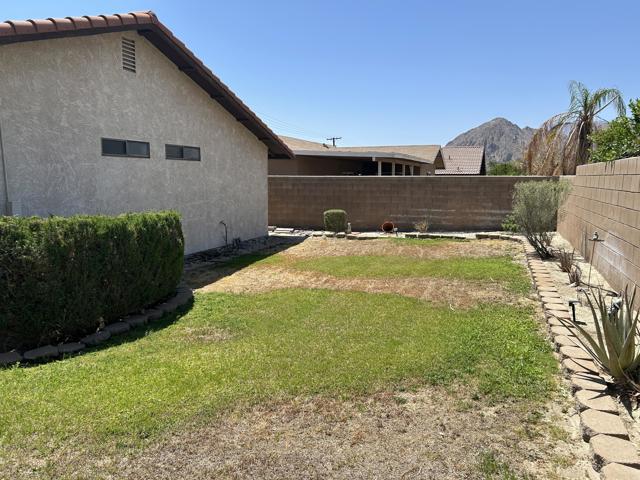 43705 Warner Trail, Palm Desert CA: https://media.crmls.org/mediaz/cd224de2-a1a1-42c9-bac8-50bd530fc5dc.jpg