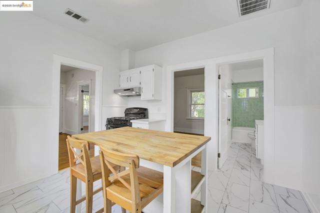 2406 10th, Berkeley CA: https://media.crmls.org/mediaz/cd226730-f0e0-440b-8491-4b12a836a914.jpg