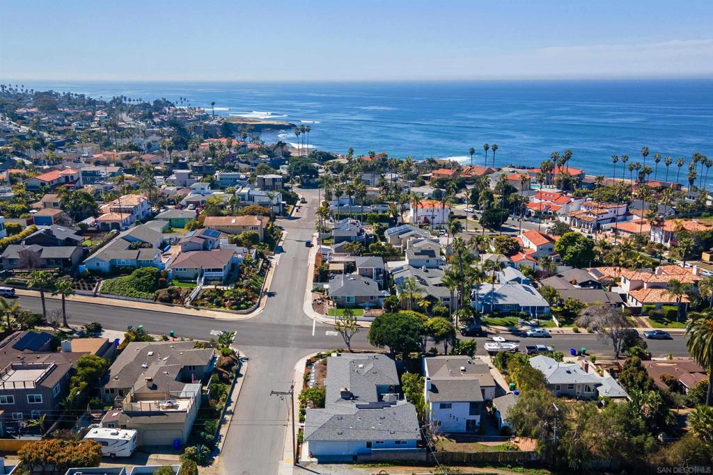 MLS #250036423SD img 1