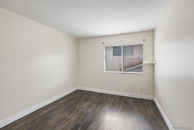 11927 Dapple Way, San Diego CA: https://media.crmls.org/mediaz/cd232426-4bfc-4ed3-84c2-00ce651754d4.jpg