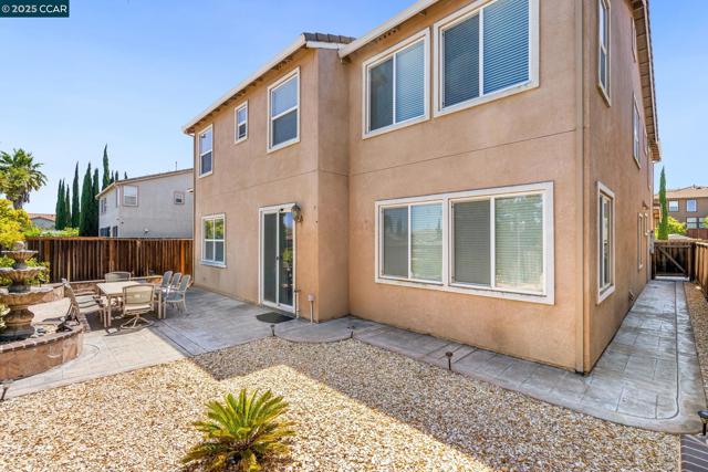1426 Santa Teresa Dr, Pittsburg CA: https://media.crmls.org/mediaz/cd23a941-de96-4bf3-a5a0-ccd25c03a6f8.jpg