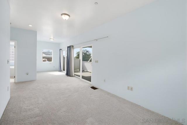 131 Scenic Dr, El Cajon CA: https://media.crmls.org/mediaz/cd23bbd8-2aea-4691-b782-a9aedf894b79.jpg