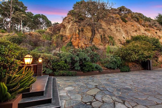 797 Las Olas Dr, Aptos CA: https://media.crmls.org/mediaz/cd23db6a-ed26-46f7-80fe-82554f945225.jpg