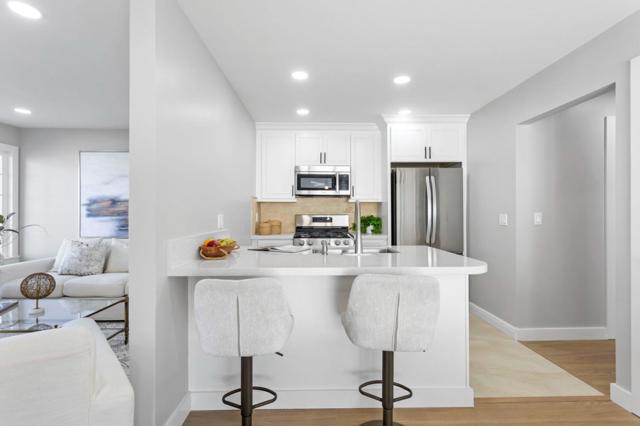 33169 Lake Oneida Street, Fremont CA: https://media.crmls.org/mediaz/cd23fc05-1ca1-45a6-85cf-ccd3e3a23a7e.jpg