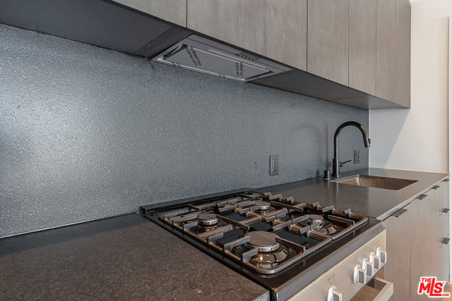 10700 Tabor Street, Los Angeles CA: https://media.crmls.org/mediaz/cd243ebd-0113-44c4-bc16-4b21ec6f1bf9.jpg
